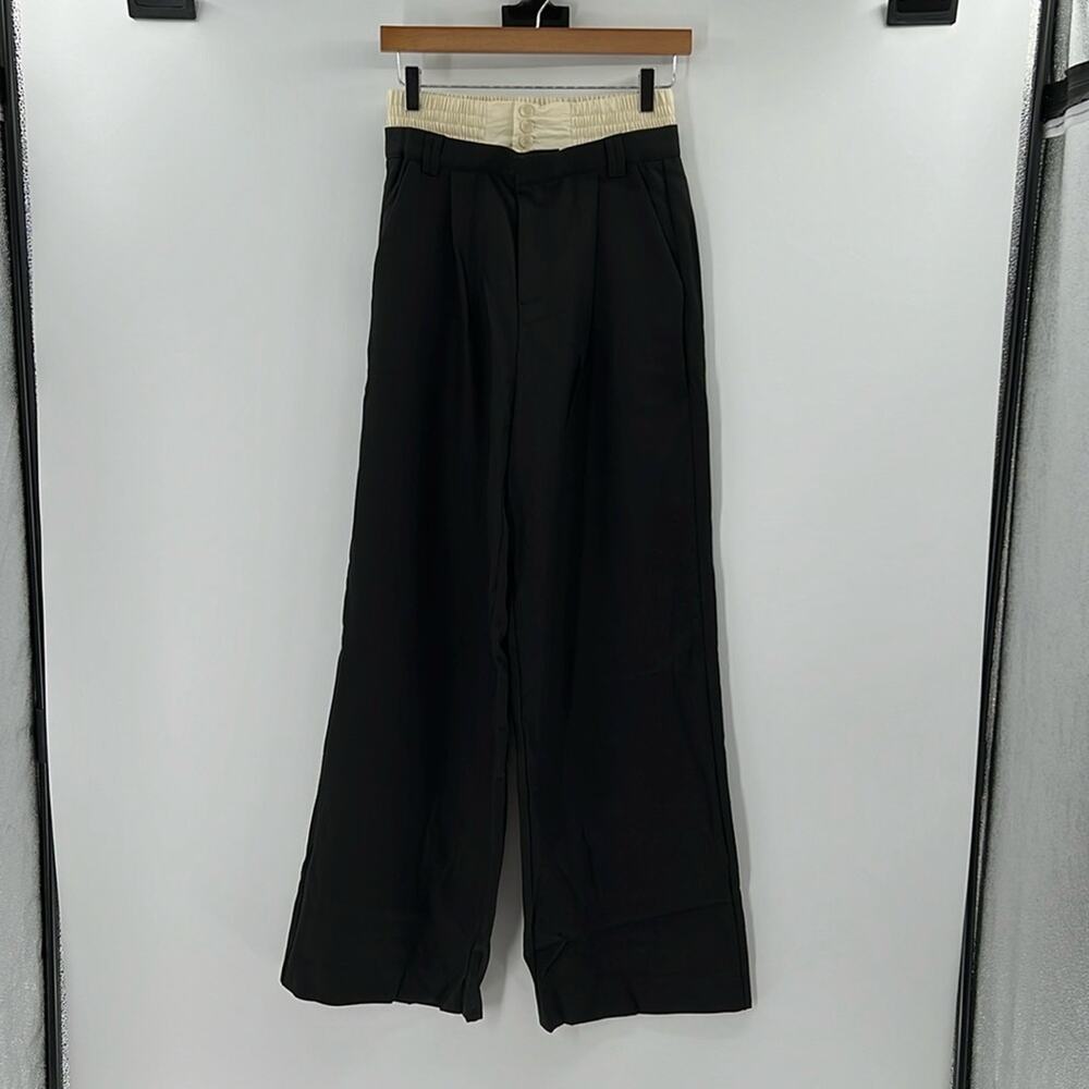 Moon River Layered Waistband Pants - Cream/Black - Medium - New with tags